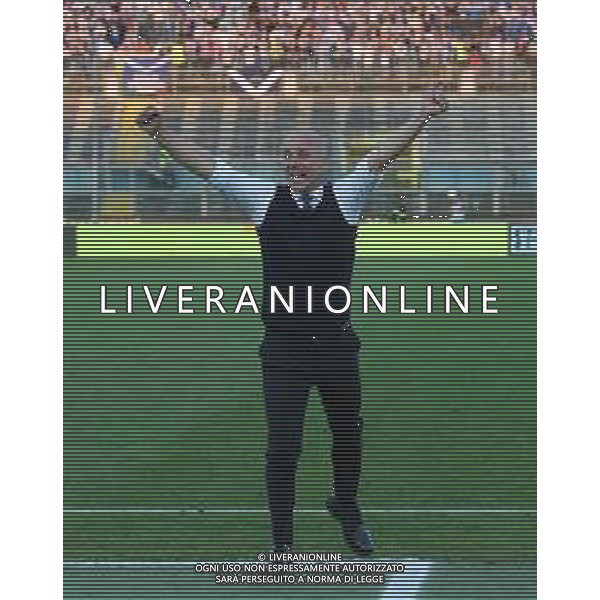 Eugenio Corini a fine partita esulta, Brescia vs Ascoli serie b, Brescia 1 maggio 2019 . AG ALDO LIVERANI SAS