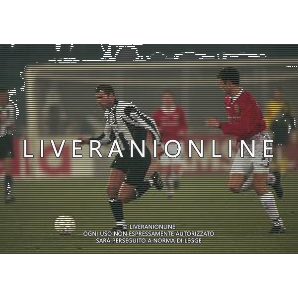 10-12-1997 TORINO-COPPA CAMPIONI JUVENTUS -MANCHESTER UNITED 1-0 NELLA FOTO ZINEDINE ZIDANE AG ALDO LIVERANI SAS