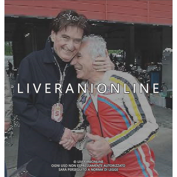 IMOLA 03 05 2019 200 MIGLIA REVIVAL NELLA FOTO DA SINISTRA ABBRACCIO TRA CARLO COSTA STORICO SPEAKER DELL\'AUTODROMO DI IMOLA E FRATELLO DI DOTT CLAUDIO COSTA E VINICIO SALMI PILOTA MOTO SALVATO DA CLAUDIO COSTA IN UN INCIDENTE GRAVE A IMOLA FOTO GIANNI SANNA-AG ALDO LIVERANI SAS