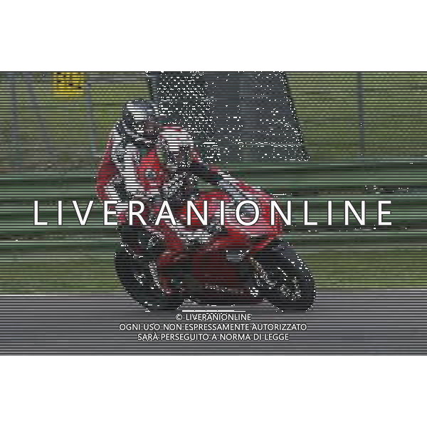 IMOLA 04 05 2019 200 MIGLIA REVIVAL UN GIRO IN MOTO DUCATI PILOTA DARIO MARCHETTI CON SINDACA MANUELA SANGIORGI E PRESIDENTE FORMULA IMOLA UBERTO SELVATICO ESTENSE NELLA FOTO CURVA VARIANTE ALTA PILOTA DARIO MARCHETTI E SINDACA MANUELA SANGIORGI ©SANNA / AGENZIA ALDO LIVERANI SAS