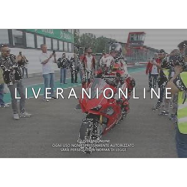 IMOLA 04 05 2019 200 MIGLIA REVIVAL UN GIRO IN MOTO DUCATI PILOTA DARIO MARCHETTI CON SINDACA MANUELA SANGIORGI E PRESIDENTE FORMULA IMOLA UBERTO SELVATICO ESTENSE NELLA FOTO PARTENZA PILOTA DARIO MARCHETTI E SINDACA MANUELA SANGIORGI ©SANNA / AGENZIA ALDO LIVERANI SAS