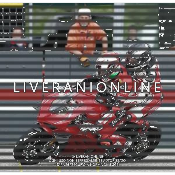 IMOLA 04 05 2019 200 MIGLIA REVIVAL UN GIRO IN MOTO DUCATI PILOTA DARIO MARCHETTI CON SINDACA MANUELA SANGIORGI E PRESIDENTE FORMULA IMOLA UBERTO SELVATICO ESTENSE NELLA FOTO NELLA CURVA VARIANTE BASSA PILOTA DARIO MARCHETTI E SINDACA MANUELA SANGIORGI ©SANNA / AGENZIA ALDO LIVERANI SAS