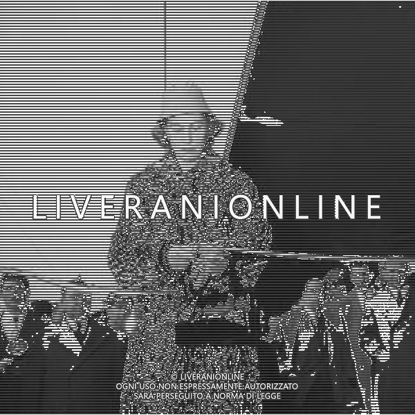Visita del Presidente della Repubblica Giovanni Gronchi alla citta\' di Verona 06 agosto 1955 - RETROSPETTIVA nella foto taglio del nastro ©ARCHIVIO / AGENZIA ALDO LIVERANI SAS