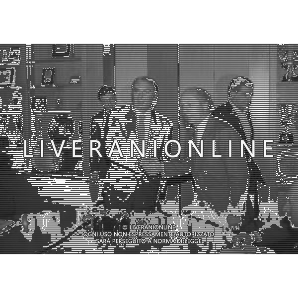 1994-MILANO SEDE INTER PIAZZA DUSE PRESENTAZIONE DEL NUOVO ALLENATORE OTTAVIO BIANCHI NELLA FOTO ERNESTO PELLEGRINI CON OTTAVIO BIANCHI AG ALDO LIVERANI SAS