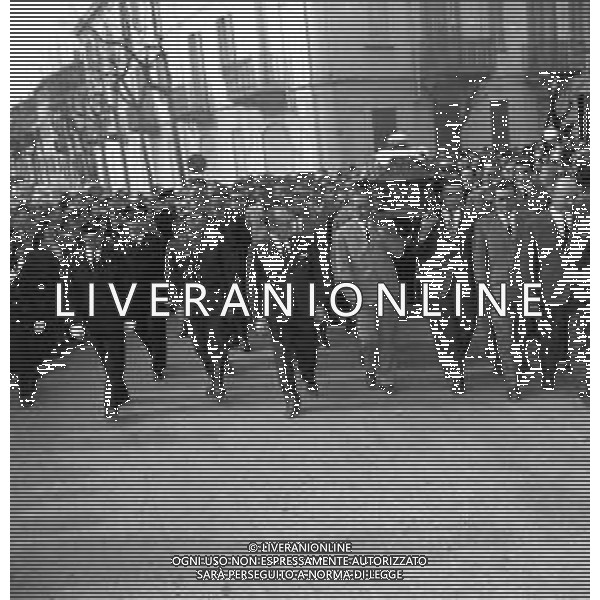 Funerali del pilota automobilistico Eugenio Castellotti, a Lodi il 16.03.1957 - RETROSPETTIVA ©ARCHIVIO / AGENZIA ALDO LIVERANI SAS