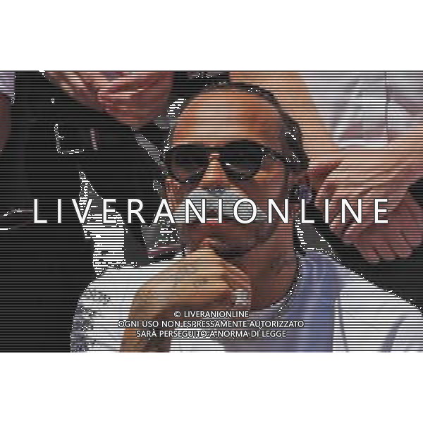 Lewis Hamilton (GBR) Mercedes AMG F1 with the team as they celebrate the last Grand Prix for Dr. Dieter Zetsche (GER) as Daimler AG CEO. 12.05.2019. Formula 1 World Championship, Rd 5, Spanish Grand Prix, Barcelona, Spain, Race Day. AG ALDO LIVERANI-ONLY ITALY