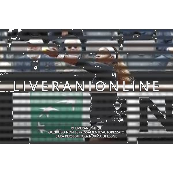 Roma 13/05/2019 - INTERNAZIONALI BNL D\' Italia 2019 - Serena Williams vs Rebecca Peterson nella foto:Serena Williams ©Claudio Zamagni/Agenzia Aldo Liverani s.a.s. Serena Williams in action during the Woman Singles match between Serena Williams and Rebecca Peterson at the The Internazionali BNL d\'Italia 2019 at Foro Italico on May 13, 2015 in Rome, Italy. / AGENZIA ALDO LIVERANI SAS