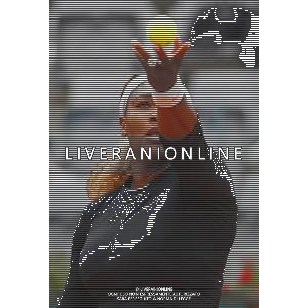 Roma 13/05/2019 - INTERNAZIONALI BNL D\' Italia 2019 - Serena Williams vs Rebecca Peterson nella foto: Serena Williams ©Claudio Zamagni/Agenzia Aldo Liverani s.a.s. Serena Williams in action during the Woman Singles match between Serena Williams and Rebecca Peterson at the The Internazionali BNL d\'Italia 2019 at Foro Italico on May 13, 2015 in Rome, Italy. / AGENZIA ALDO LIVERANI SAS