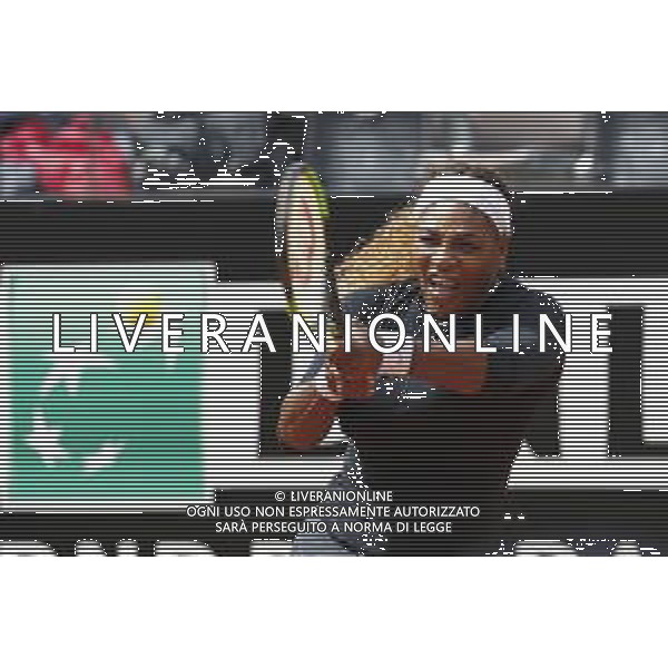Roma 13/05/2019 - INTERNAZIONALI BNL D\' Italia 2019 - Serena Williams vs Rebecca Peterson nella foto: Serena Williams ©Claudio Zamagni/Agenzia Aldo Liverani s.a.s. Serena Williams in action during the Woman Singles match between Serena Williams and Rebecca Peterson at the The Internazionali BNL d\'Italia 2019 at Foro Italico on May 13, 2015 in Rome, Italy. / AGENZIA ALDO LIVERANI SAS