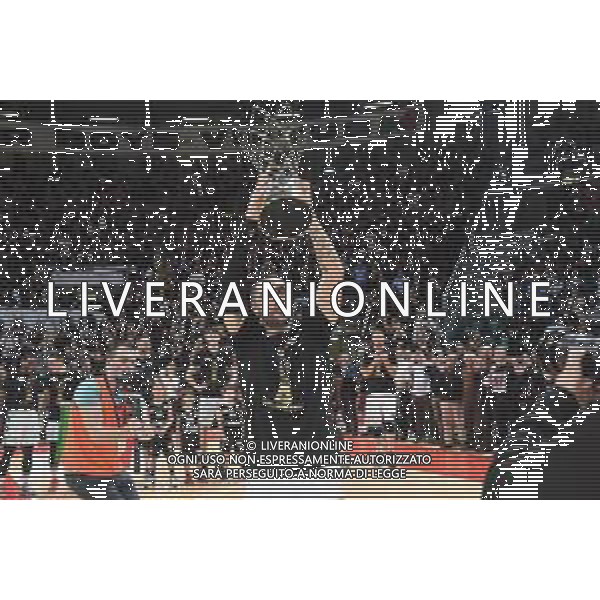 VIRTUS BOLOGNA - VARESE BASKET SERIE A1 12.05.2019 NELLA FOTO Pietro Aradori mostra la coppa campioni vinta in Champions ©OPTIMAFOTO / AGENZIA ALDO LIVERANI SAS
