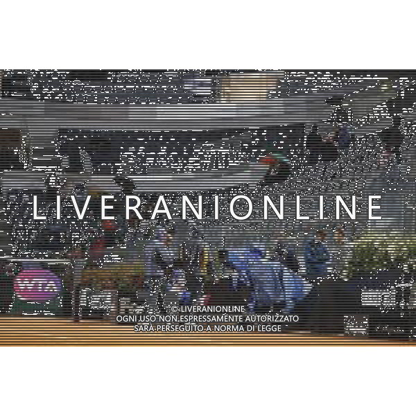 Roma 13/05/2019 - INTERNAZIONALI BNL D\' Italia 2019 - Elina Svitolina vs Victoria Azarenka - nella foto: incontro sospeso per la pioggia sul campo centrale ©Claudio Zamagni/Agenzia Aldo Liverani s.a.s. during the woman match between Elina Svitolina and Victoria Azarenka at the The Internazionali BNL d\'Italia 2019 at Foro Italico on May 14, 2019 in Rome, Italy. / AGENZIA ALDO LIVERANI SAS