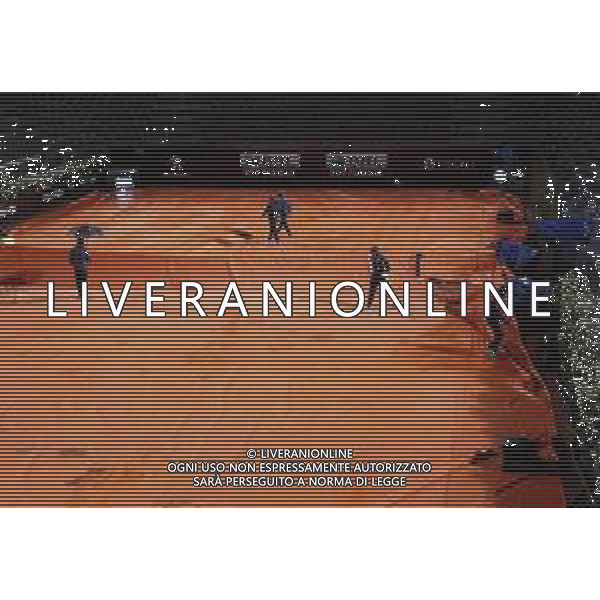 Roma 13/05/2019 - INTERNAZIONALI BNL D\' Italia 2019 - Elina Svitolina vs Victoria Azarenka - nella foto: incontro sospeso per la pioggia sul campo centrale coperto ©Claudio Zamagni/Agenzia Aldo Liverani s.a.s. during the woman match between Elina Svitolina and Victoria Azarenka at the The Internazionali BNL d\'Italia 2019 at Foro Italico on May 14, 2019 in Rome, Italy. / AGENZIA ALDO LIVERANI SAS