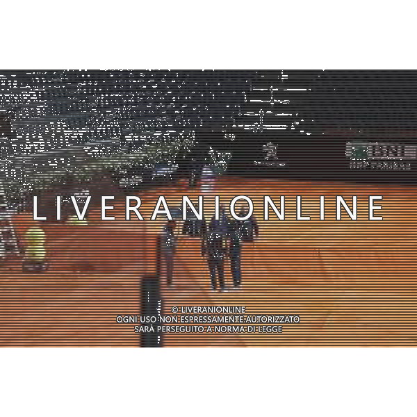 Roma 13/05/2019 - INTERNAZIONALI BNL D\' Italia 2019 - Elina Svitolina vs Victoria Azarenka - nella foto: lnella foto: incontro sospeso per la pioggia sul campo centrale coperto ©Claudio Zamagni/Agenzia Aldo Liverani s.a.s. during the woman match between Elina Svitolina and Victoria Azarenka at the The Internazionali BNL d\'Italia 2019 at Foro Italico on May 14, 2019 in Rome, Italy. / AGENZIA ALDO LIVERANI SAS