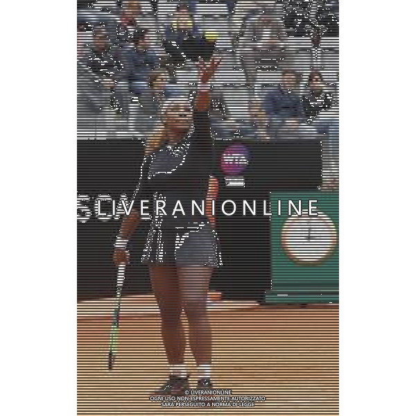 Roma 13/05/2019 - INTERNAZIONALI BNL D\' Italia 2019 - Serena Williams vs Rebecca Peterson nella foto: Serena Williams ©Claudio Zamagni/Agenzia Aldo Liverani s.a.s. Serena Williams in action during the Woman Singles match between Serena Williams and Rebecca Peterson at the The Internazionali BNL d\'Italia 2019 at Foro Italico on May 13, 2015 in Rome, Italy. / AGENZIA ALDO LIVERANI SAS