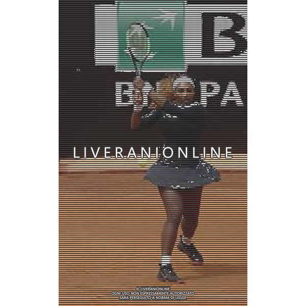 Roma 13/05/2019 - INTERNAZIONALI BNL D\' Italia 2019 - Serena Williams vs Rebecca Peterson nella foto: Serena Williams ©Claudio Zamagni/Agenzia Aldo Liverani s.a.s. Serena Williams in action during the Woman Singles match between Serena Williams and Rebecca Peterson at the The Internazionali BNL d\'Italia 2019 at Foro Italico on May 13, 2015 in Rome, Italy. / AGENZIA ALDO LIVERANI SAS