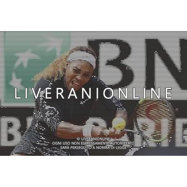 Roma 13/05/2019 - INTERNAZIONALI BNL D\' Italia 2019 - Serena Williams vs Rebecca Peterson nella foto: Serena Williams ©Claudio Zamagni/Agenzia Aldo Liverani s.a.s. Serena Williams in action during the Woman Singles match between Serena Williams and Rebecca Peterson at the The Internazionali BNL d\'Italia 2019 at Foro Italico on May 13, 2015 in Rome, Italy. / AGENZIA ALDO LIVERANI SAS