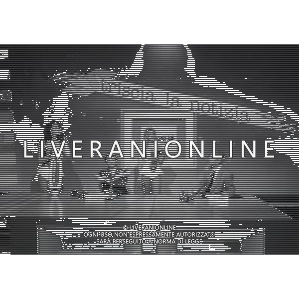 TRASMISSIONE TELEVISIVA STRISCIA LA NOTIZIA NELLA FOTO EZIO GREGGIO E PISU RAFFEALE AG ALDO LIVERANI SAS