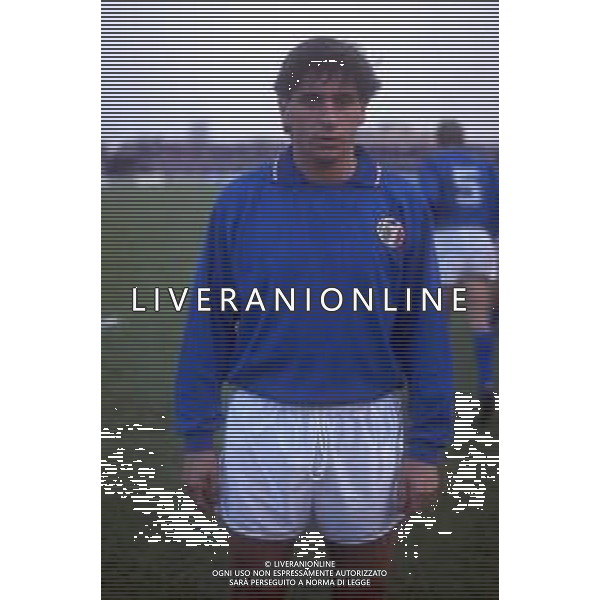 RETROSPETTIVA MASSIMO CRIPPA CALCIATORE NELLA FOTO MASSIMO CRIPPA CON LA MAGLIA DELLA NAZIONALE ITALIANA 1987-88 AG ALDO LIVERANI SAS