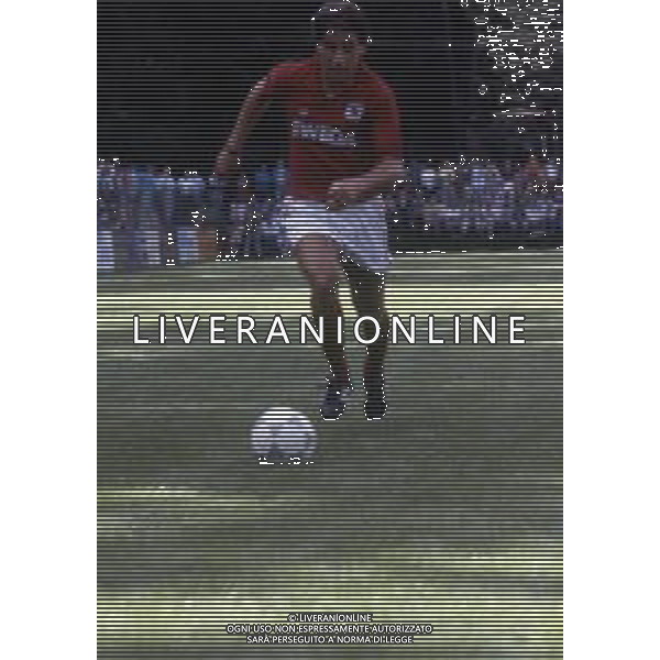 RETROSPETTIVA MASSIMO CRIPPA CALCIATORE NELLA FOTO MASSIMO CRIPPA CON LA MAGLIA DEL TORINO CALCIO 1987-1988 AG ALDO LIVERANI SAS
