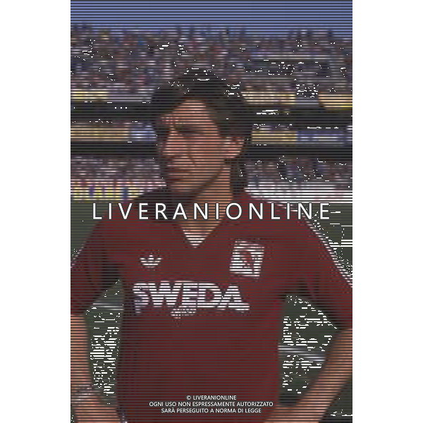 RETROSPETTIVA MASSIMO CRIPPA CALCIATORE NELLA FOTO MASSIMO CRIPPA CON LA MAGLIA DEL TORINO CALCIO 1987-1988 AG ALDO LIVERANI SAS