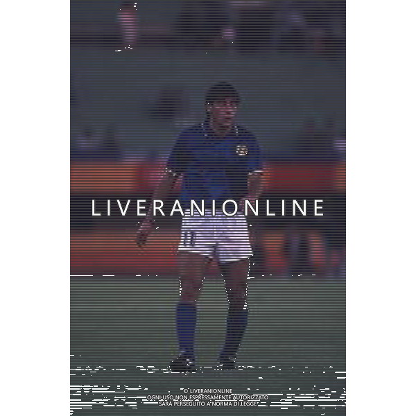 RETROSPETTIVA MASSIMO CRIPPA CALCIATORE NELLA FOTO MASSIMO CRIPPA CON LA MAGLIA DELLA NAZIONALE ITALIANA 1988 OLIMPIADI DI SEUL AG ALDO LIVERANI SAS