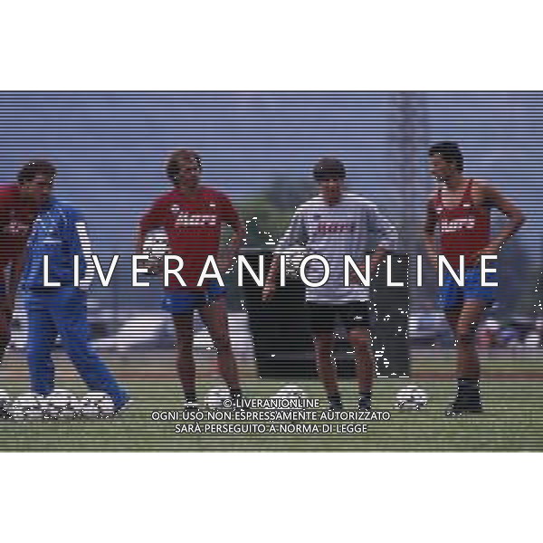 RETROSPETTIVA MASSIMO CRIPPA CALCIATORE NELLA FOTO RENICA-MASSIMO CRIPPA -ALEMAO-CON ANDRAE CARNEVALE DEL NAPOLI CALCIO 1988-1989 AG ALDO LIVERANI SAS