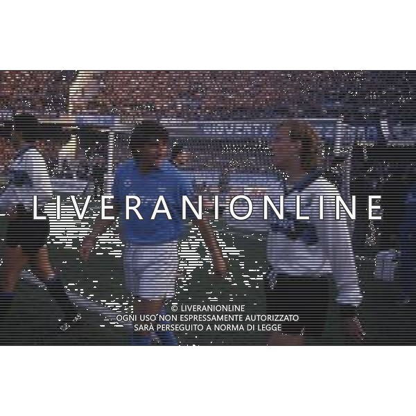 RETROSPETTIVA MASSIMO CRIPPA CALCIATORE NELLA FOTO MASSIMO CRIPPA CON LA MAGLIA DEL NAPOLI CALCIO 1989-1990 CON ANDREAS BREHME IN NAPOLI INTER AG ALDO LIVERANI SAS