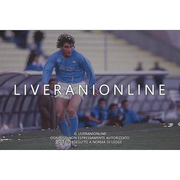RETROSPETTIVA MASSIMO CRIPPA CALCIATORE NELLA FOTO MASSIMO CRIPPA CON LA MAGLIA DEL NAPOLI CALCIO 1989-1990 AG ALDO LIVERANI SAS