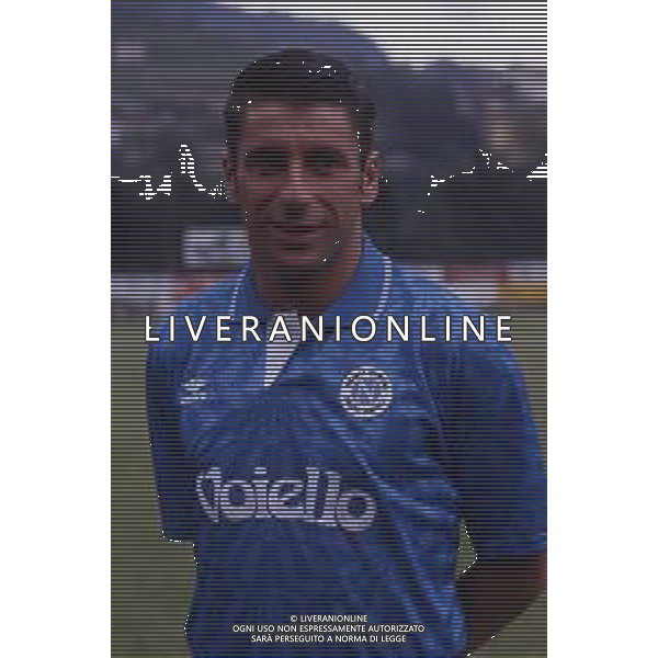 RETROSPETTIVA MASSIMO CRIPPA CALCIATORE NELLA FOTO MASSIMO CRIPPA CON LA MAGLIA DEL NAPOLI CALCIO 1991-1992 AG ALDO LIVERANI SAS