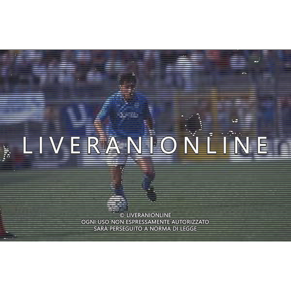 RETROSPETTIVA MASSIMO CRIPPA CALCIATORE NELLA FOTO MASSIMO CRIPPA CON LA MAGLIA DEL NAPOLI CALCIO 1991-1992 AG ALDO LIVERANI SAS