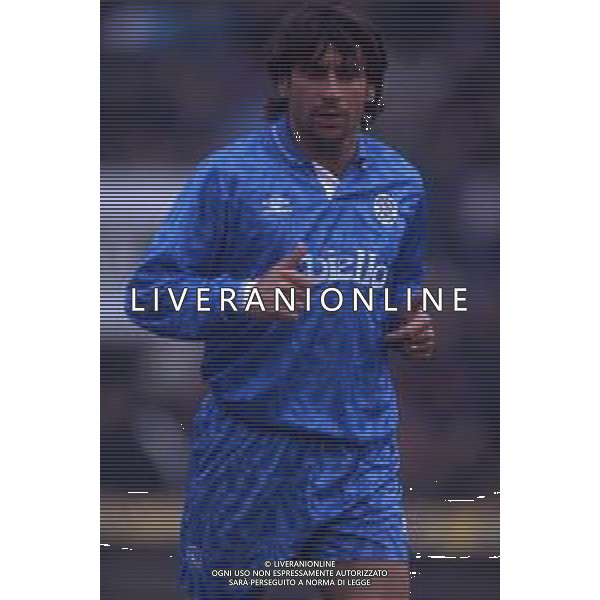 RETROSPETTIVA MASSIMO CRIPPA CALCIATORE NELLA FOTO MASSIMO CRIPPA CON LA MAGLIA DEL NAPOLI CALCIO 1992-1993 AG ALDO LIVERANI SAS