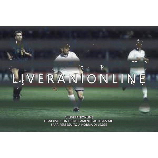 RETROSPETTIVA MASSIMO CRIPPA CALCIATORE NELLA FOTO MASSIMO CRIPPA CON LA MAGLIA DEL PARMA CALCIO 1994 AG ALDO LIVERANI SAS
