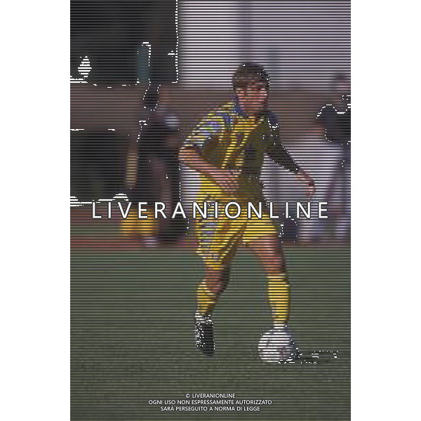 RETROSPETTIVA MASSIMO CRIPPA CALCIATORE NELLA FOTO MASSIMO CRIPPA CON LA MAGLIA DEL PARMA CALCIO 1997-1998 AG ALDO LIVERANI SAS