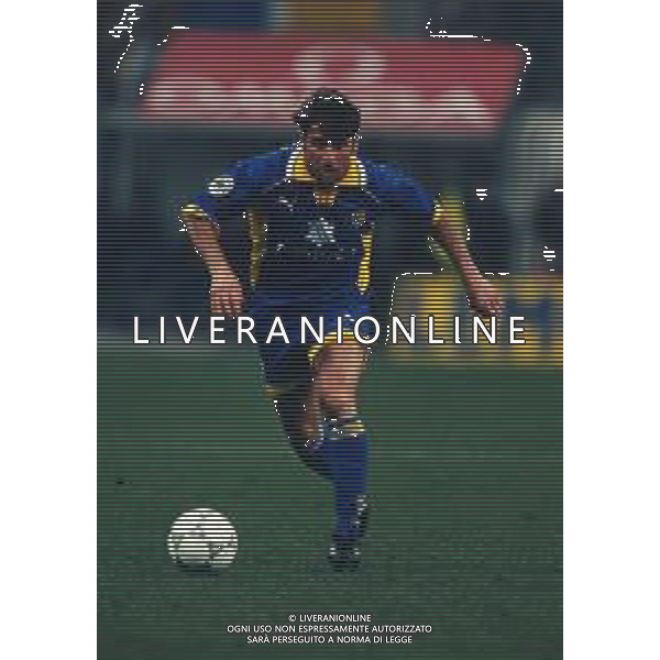 RETROSPETTIVA MASSIMO CRIPPA CALCIATORE NELLA FOTO MASSIMO CRIPPA CON LA MAGLIA DEL PARMA CALCIO 1997-1998 AG ALDO LIVERANI SAS