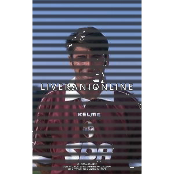 RETROSPETTIVA MASSIMO CRIPPA CALCIATORE NELLA FOTO MASSIMO CRIPPA CON LA MAGLIA DEL TORINO CALCIO AG ALDO LIVERANI SAS
