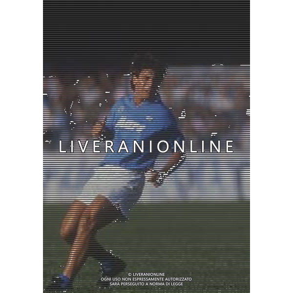 RETROSPETTIVA MASSIMO CRIPPA CALCIATORE NELLA FOTO MASSIMO CRIPPA CON LA MAGLIA DEL NAPOLI CALCIO AG ALDO LIVERANI SAS