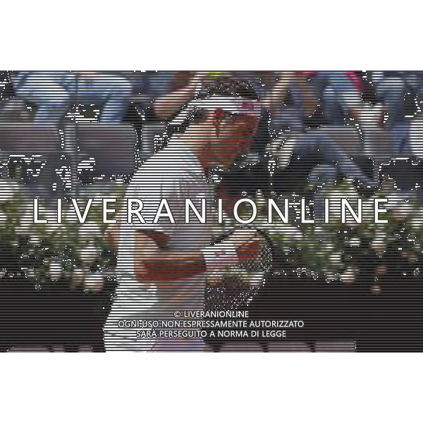 Roma 16/05/2019 - INTERNAZIONALI BNL D\' Italia 2019 - Joao Sousa vs Roger Federer - nella foto: Roger Federer ©Claudio Zamagni/Agenzia Aldo Liverani s.a.s. during the match between Joao Sousa and Roger Federer at the The Internazionali BNL d\'Italia 2019 at Foro Italico on May 16, 2019 in Rome, Italy. Photo Credit by Claudio Zamagni-Aldo Liverani Photo Agency / AGENZIA ALDO LIVERANI SAS