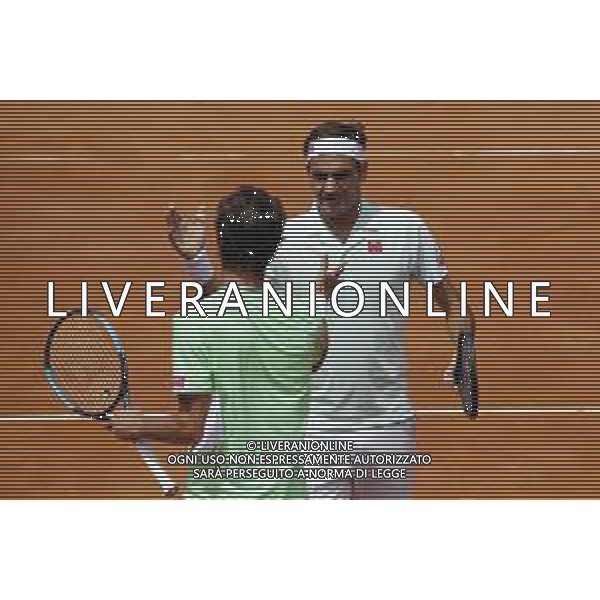 Roma 16/05/2019 - INTERNAZIONALI BNL D\' Italia 2019 - Joao Sousa vs Roger Federer - nella foto: Joao Sousa e Roger Federer ©Claudio Zamagni/Agenzia Aldo Liverani s.a.s. Joao Sousa and Roger Federer during the match between Joao Sousa and Roger Federer at the The Internazionali BNL d\'Italia 2019 at Foro Italico on May 16, 2019 in Rome, Italy. Photo Credit by Claudio Zamagni-Aldo Liverani Photo Agency / AGENZIA ALDO LIVERANI SAS
