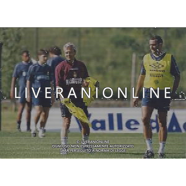 LUIGI SIMONI, detto Gigi, dirigente e allenatore di calcio italiano - RETROSPETTIVA nella foto allenatore Internazionale Campionato 1997-1998 con Giuseppe Bergomi durante l\'allenamento ©ARCHIVIO / AGENZIA ALDO LIVERANI SAS