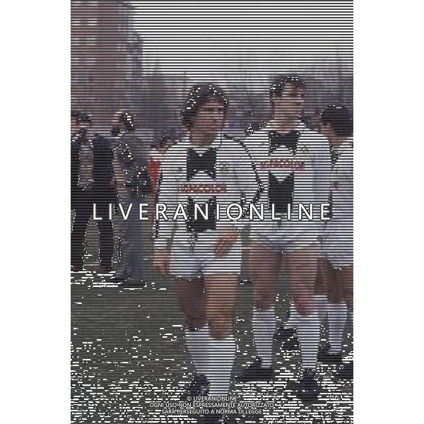 RETROSPETTIVA ZICO PSEUDONIMO DI ARTHUR ANTUNES COIMBRA CALCIATORE NELLA FOTO ZICO PSEUDONIMO DI ARTHUR ANTUNES COIMBRA CON LA MAGLIA DELL\'UDINESE CALCIO AG ALDO LIVERANI SAS