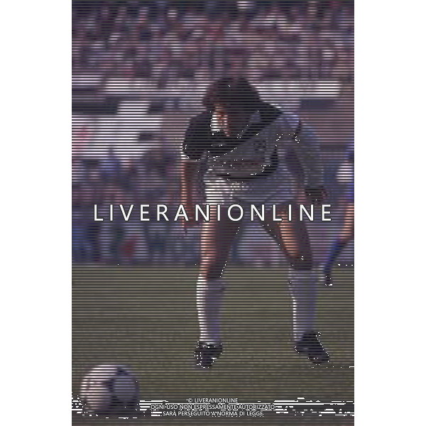 RETROSPETTIVA ZICO PSEUDONIMO DI ARTHUR ANTUNES COIMBRA CALCIATORE NELLA FOTO ZICO PSEUDONIMO DI ARTHUR ANTUNES COIMBRA CON LA MAGLIA DELL\'UDINESE CALCIO AG ALDO LIVERANI SAS