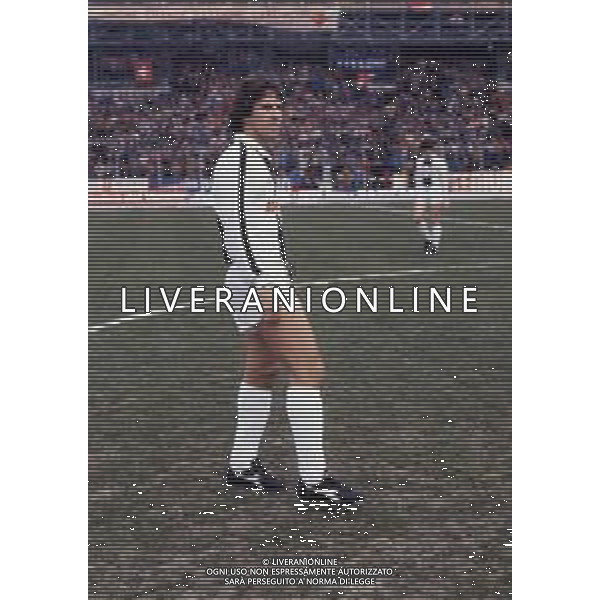 RETROSPETTIVA ZICO PSEUDONIMO DI ARTHUR ANTUNES COIMBRA CALCIATORE NELLA FOTO ZICO PSEUDONIMO DI ARTHUR ANTUNES COIMBRA CON LA MAGLIA DELL\'UDINESE CALCIO AG ALDO LIVERANI SAS