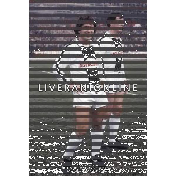 RETROSPETTIVA ZICO PSEUDONIMO DI ARTHUR ANTUNES COIMBRA CALCIATORE NELLA FOTO ZICO PSEUDONIMO DI ARTHUR ANTUNES COIMBRA CON LA MAGLIA DELL\'UDINESE CALCIO E LORIS PRADELLA AG ALDO LIVERANI SAS