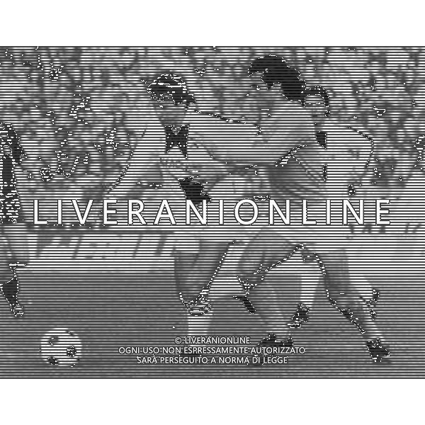 RETROSPETTIVA ZICO PSEUDONIMO DI ARTHUR ANTUNES COIMBRA CALCIATORE NELLA FOTO ZICO PSEUDONIMO DI ARTHUR ANTUNES COIMBRA CON LA MAGLIA DELL\'UDINESE CALCIO CON GIUSEPPE BRUSCOLOTTI AG ALDO LIVERANI SAS