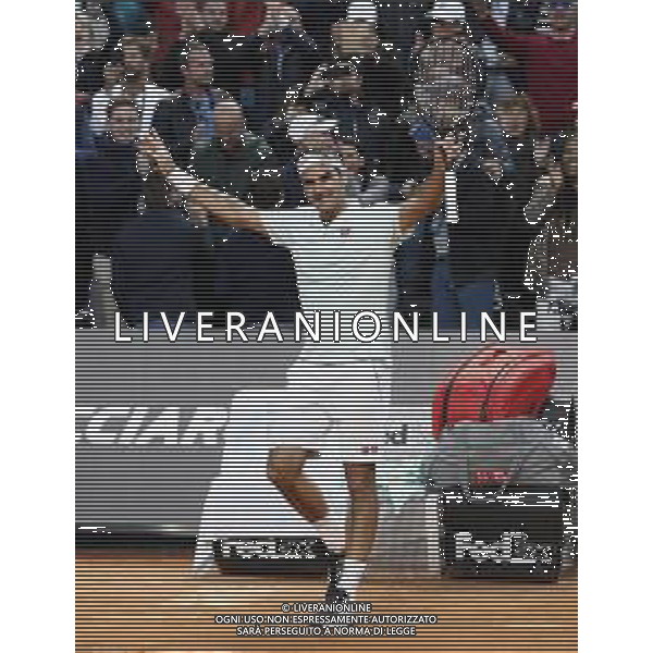 Roma 16/05/2019 - INTERNAZIONALI BNL D\' Italia 2019 - Borna Coric vs Roger Federer - nella foto: Esultanza Roger Federer ©Claudio Zamagni/Agenzia Aldo Liverani s.a.s. Roger Federer during the match between Borna Coric and Roger Federerat the The Internazionali BNL d\'Italia 2019 at Foro Italico on May 16, 2019 in Rome, Italy. Photo Credit by Claudio Zamagni-Aldo Liverani Photo Agency / AGENZIA ALDO LIVERANI SAS