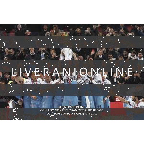 Atalanta - Lazio Finale di Coppa Italia 2019 TIM CUP 15/05/2019 - nella foto: esultanza finale lago con la coppa ©Claudio Zamagni/Agenzia Aldo Liverani final exultation of lazio with the trophy during Italian TIM CUP final match between Atalanta and Lazio at Rome Olympic Stadium on May 15 2019 photo credit by Claudio Zamagni/Aldo Liverani Photo Agency