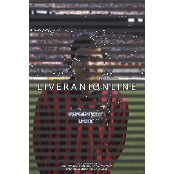 RETROSPETTIVA AGOSTINO DI BARTOLOMEI CALCIATORE 1985-86 NELLA FOTO AGOSTINO DI BARTOLOMEI CON LA MAGLIA DEL MILAN CALCIO AG ALDO LIVERANI SAS