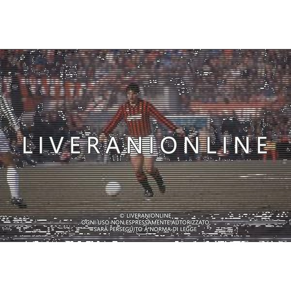 RETROSPETTIVA AGOSTINO DI BARTOLOMEI CALCIATORE 1985-86 NELLA FOTO AGOSTINO DI BARTOLOMEI CON LA MAGLIA DEL MILAN CALCIO AG ALDO LIVERANI SAS