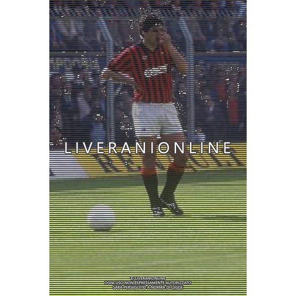 RETROSPETTIVA AGOSTINO DI BARTOLOMEI CALCIATORE 1985-86 NELLA FOTO AGOSTINO DI BARTOLOMEI CON LA MAGLIA DEL MILAN CALCIO AG ALDO LIVERANI SAS