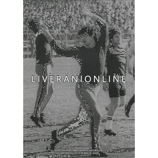 RETROSPETTIVA AGOSTINO DI BARTOLOMEI CALCIATORE NELLA FOTO AGOSTINO DI BARTOLOMEI IN ALLENAMENTO CON LA ROMA CALCIO AG ALDO LIVERANI SAS